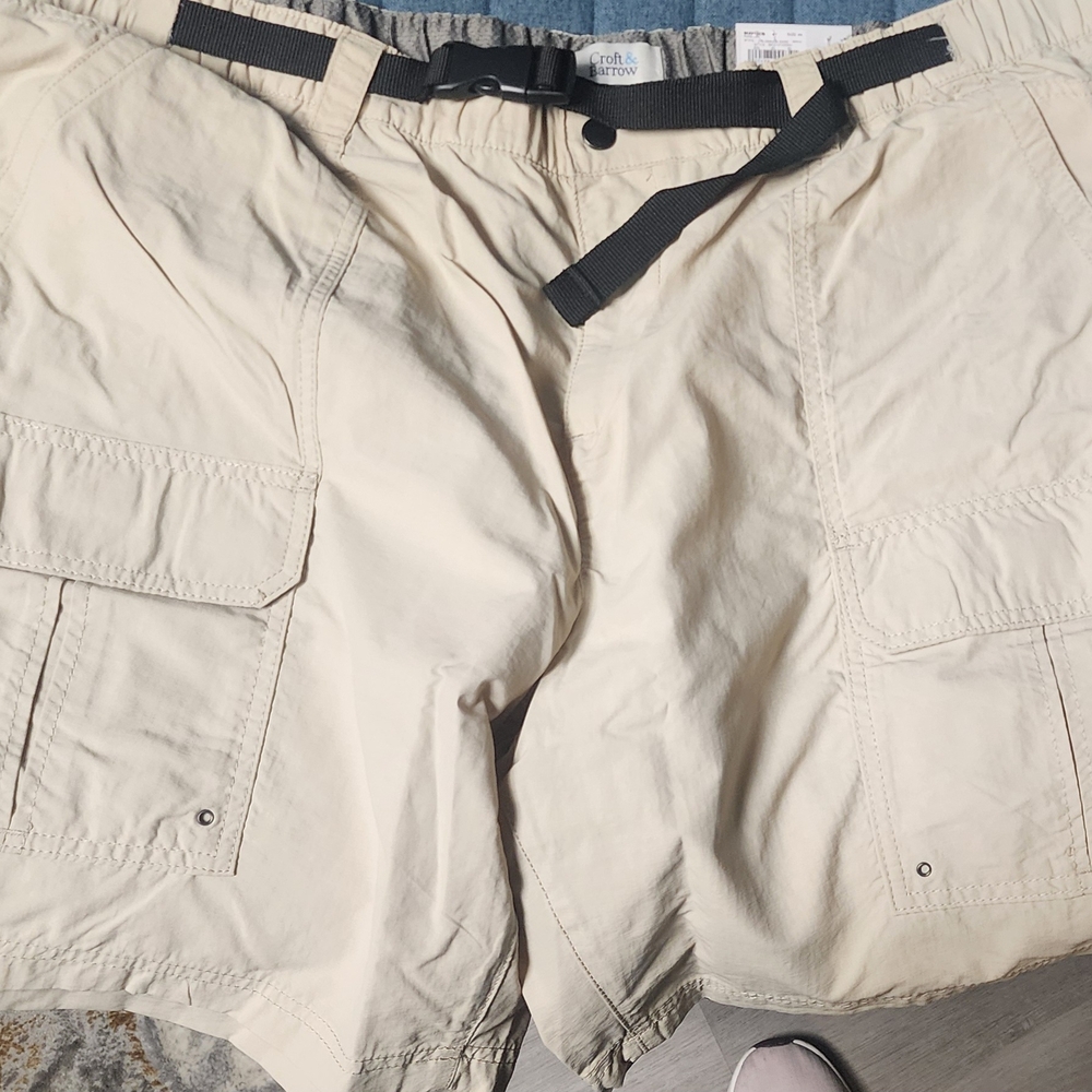 Croft & Barrow Cream Cargo Shorts Lightweight Adjustable - Picture 3 of 4